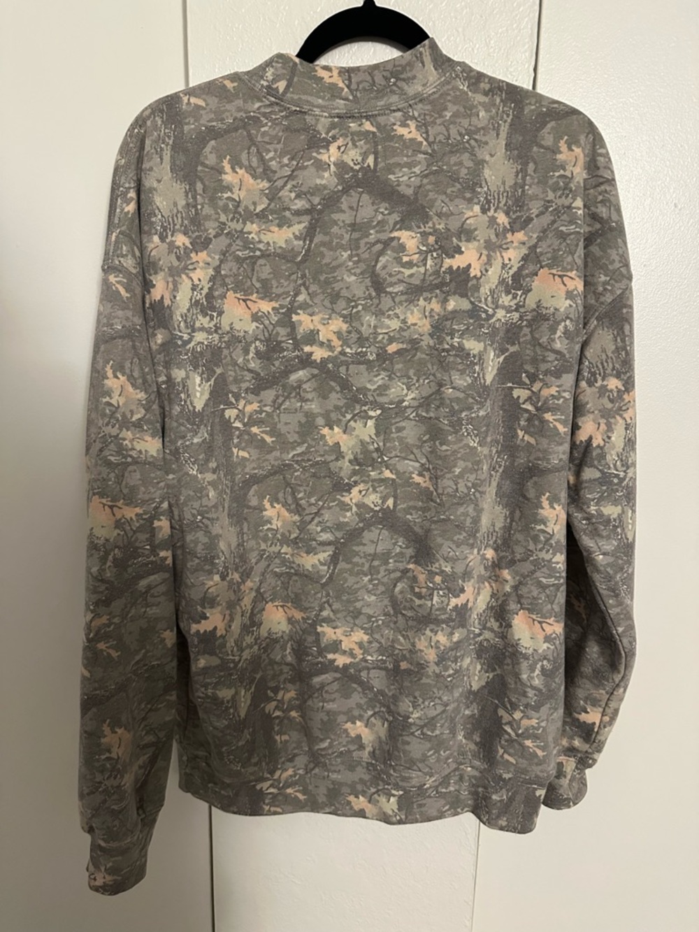 State of Mind Gray and Beige Camo New York Crewneck - Picture 5 of 6
